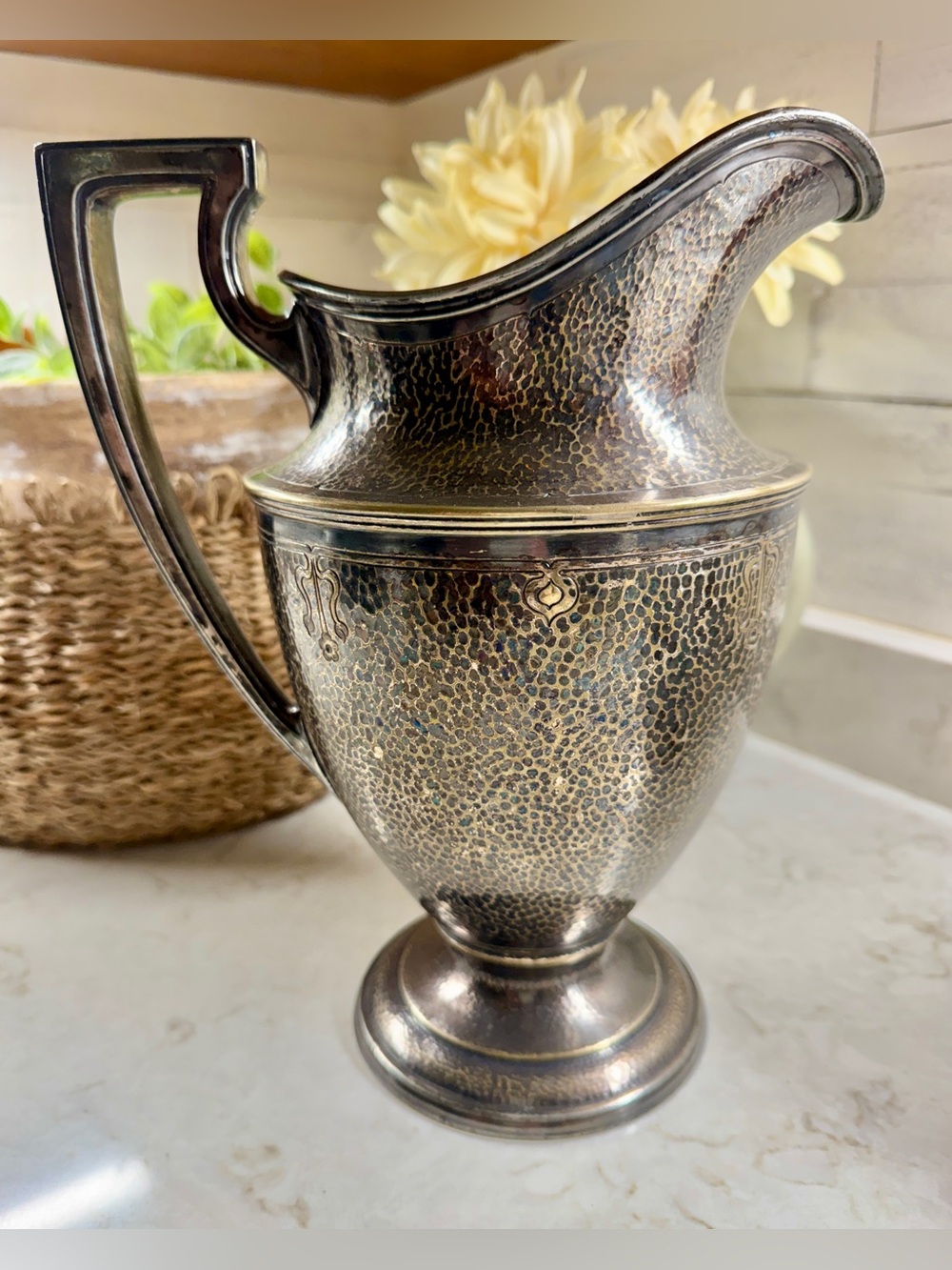 A GORGEOUS REED & BARTON, AUTHENTIC EARLY 20TH CENTURY, SILVER-PLATED PITCHER